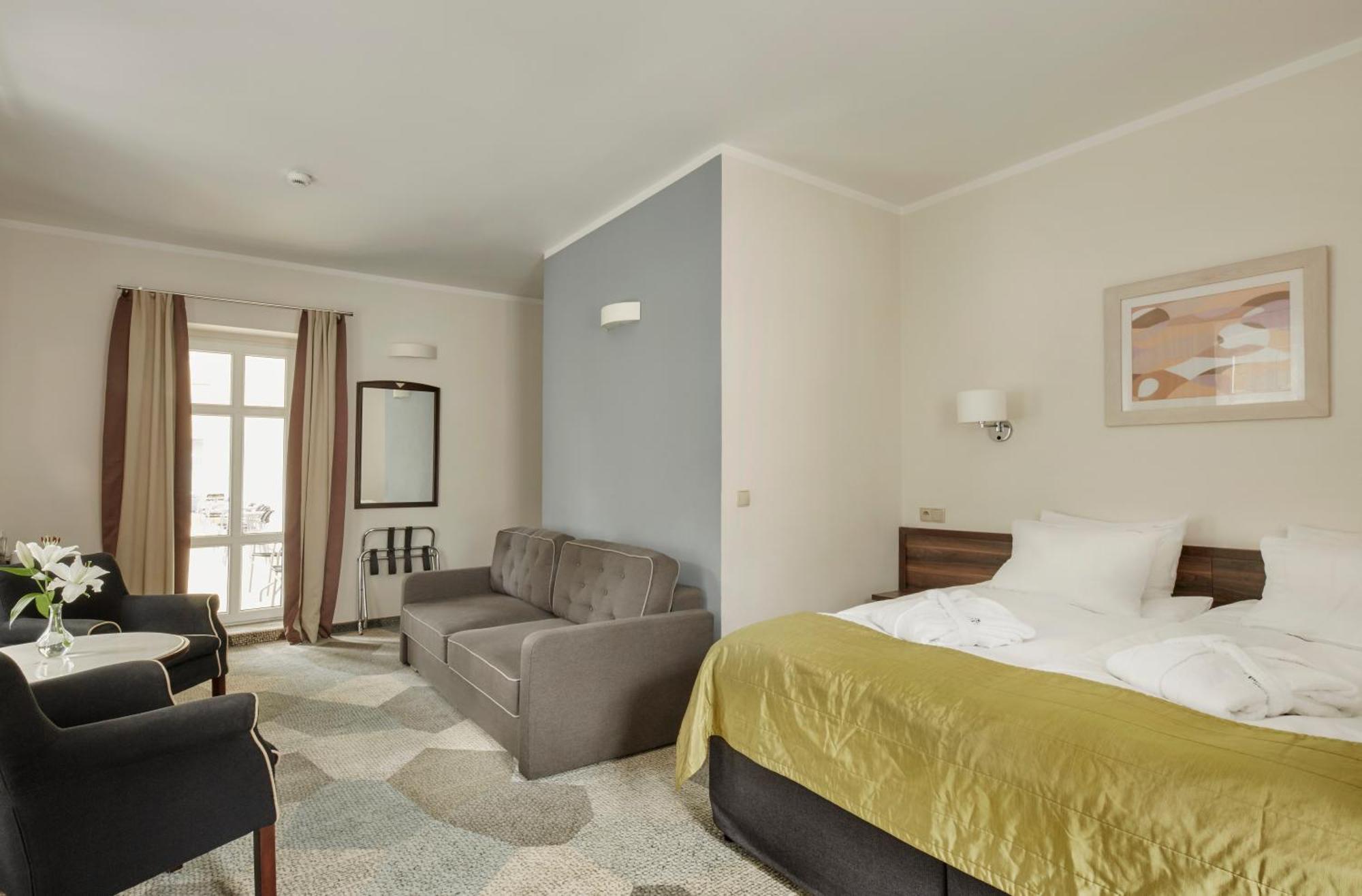 דוז'ניקי ז'דרוז' Impresja Art Resort מראה חיצוני תמונה